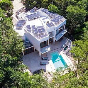 https://tulum-country-club-private-villa-with-pool-18-people.tulum-hotels.net