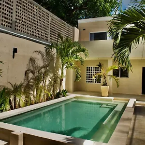 https://casa-eugenia.hotelsmerida.org